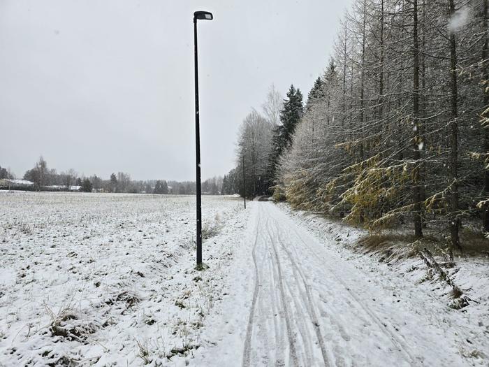 Ensilumi Mäntsälässä.