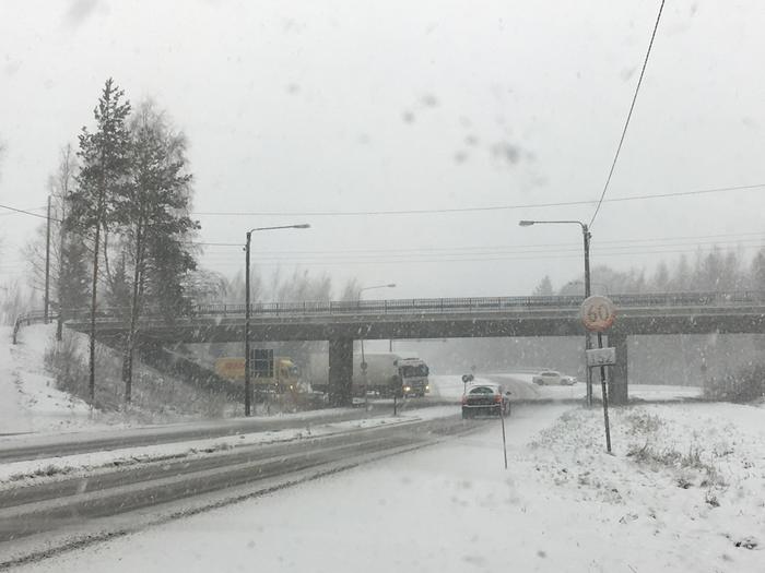 Lumisateita Uudellamaalla 23. marraskuuta 2017.