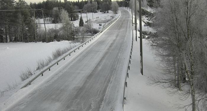 Marraskuinen pakkaspäivä Savukoskella.