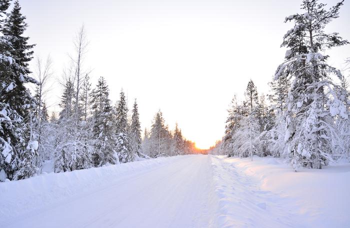 Lumisella säällä maisema on valoisampi