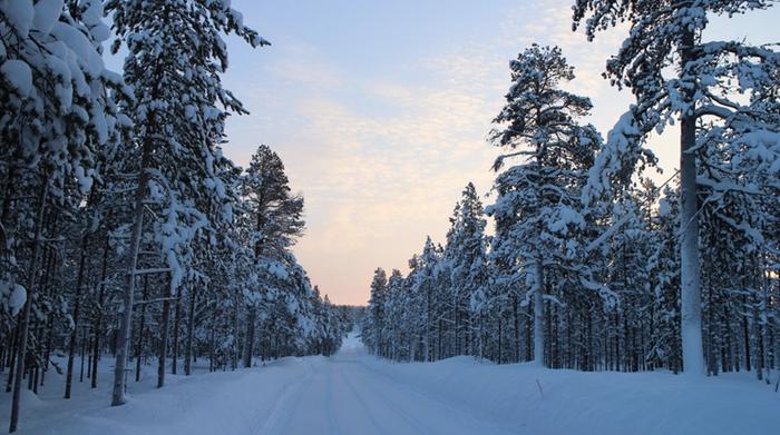 Lapissa lämpötilan paikalliset vaihtelut ovat suuria erityisesti talviaikana. Pilvisyys ja korkeus vaikuttavat siihen voimakkaasti.