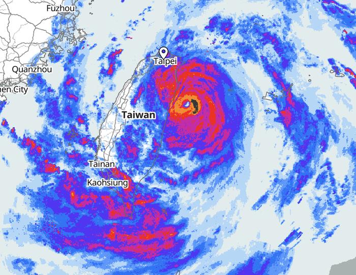 Taifuuni Gaemi sadetutkalla Suomen aikaan aamupäivällä keskiviikkona 24.7.2024.