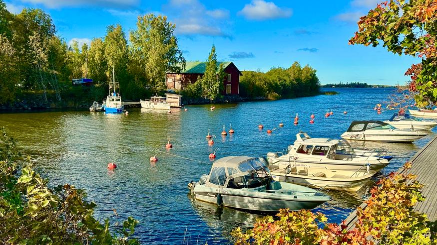 Korkeapaine tuo alkuviikoksi poutaisia syyspäiviä suureen osaan maata